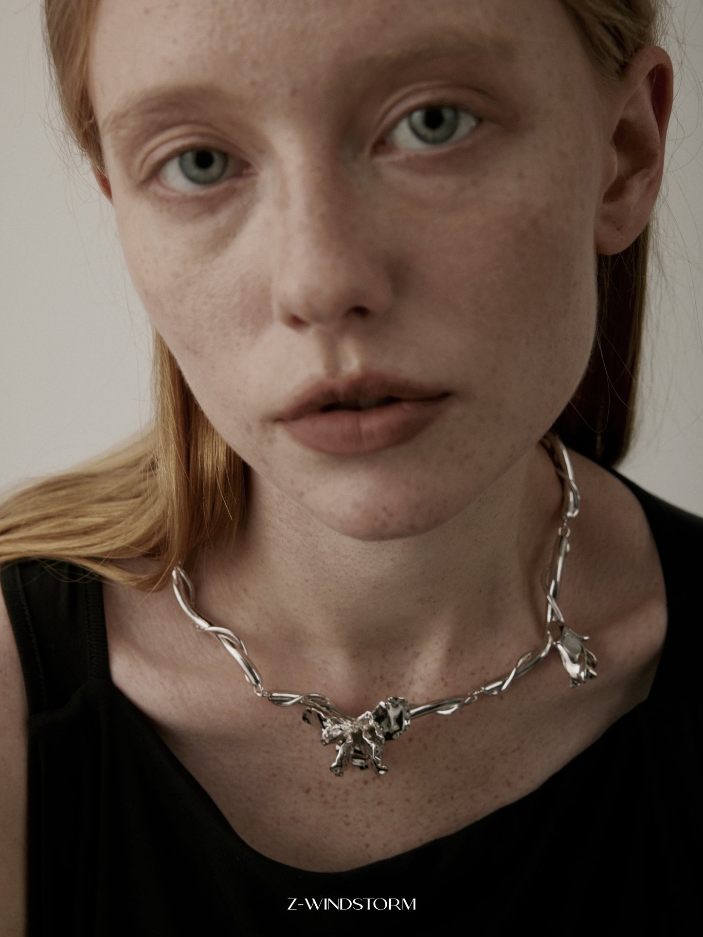 Iris Pendant Chain Necklace