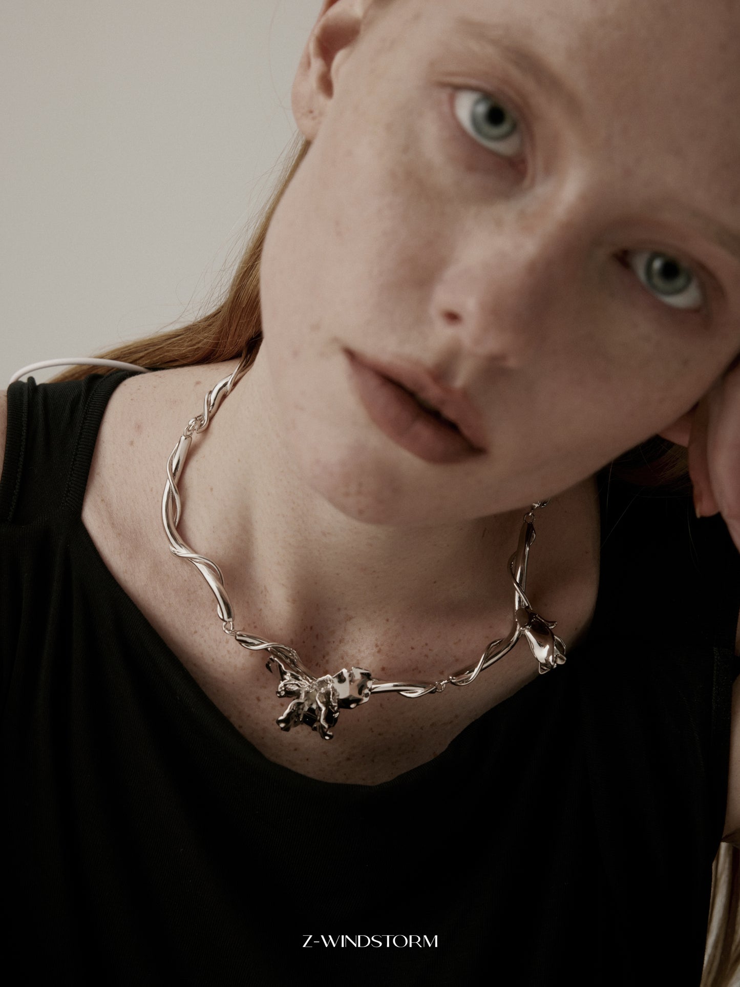 Iris Pendant Chain Necklace